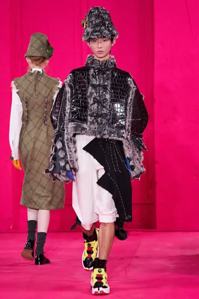 Look 14